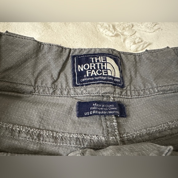 Vintage 90s The North Face Cargo Shorts - Grey - 6 - Picture 7 of 12